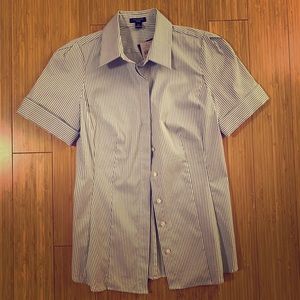 Ann Taylor Fitted Button Down Shirt